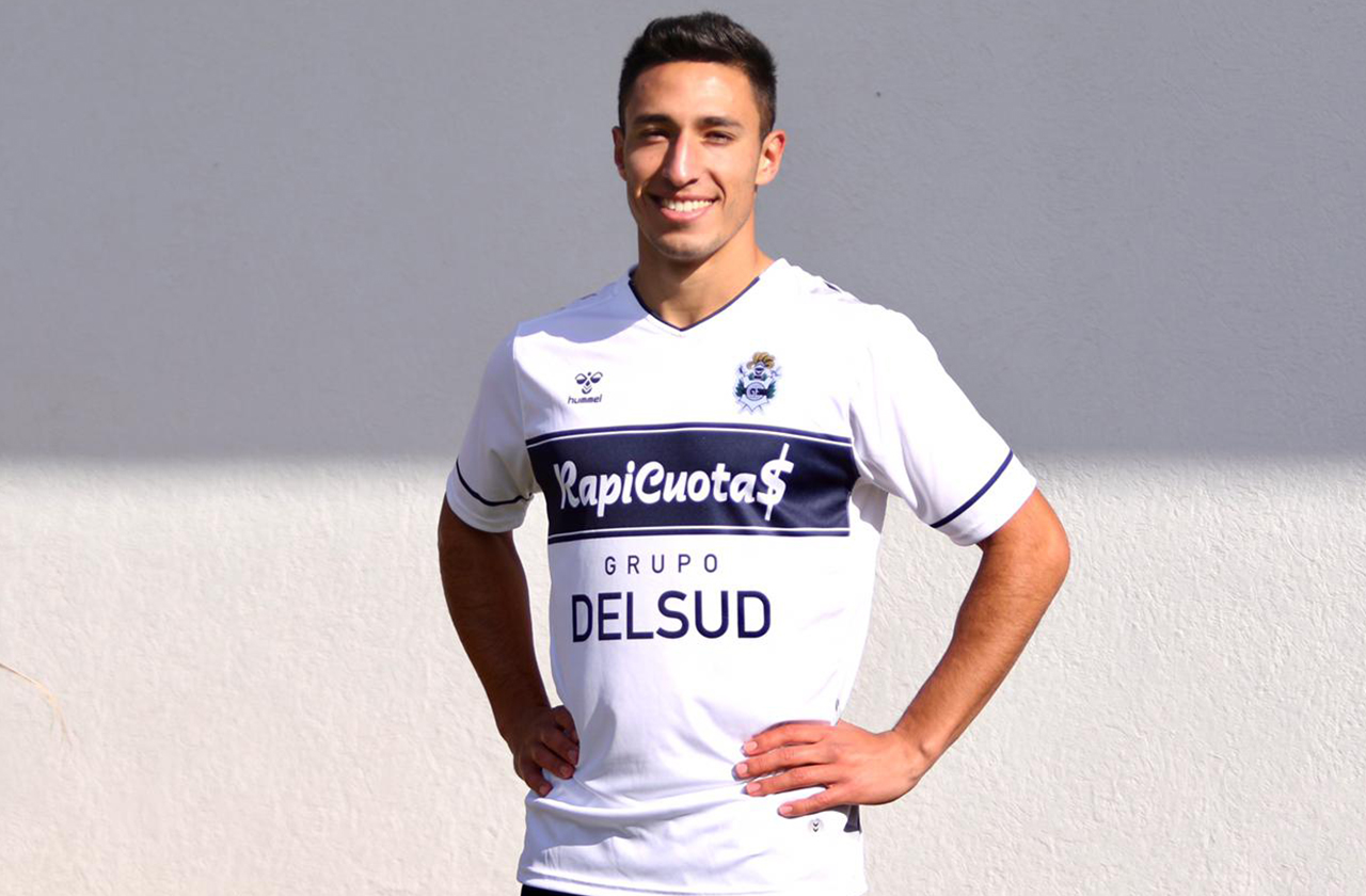 La nueva camiseta titular del Lobo Club de Gimnasia y Esgrima La Plata